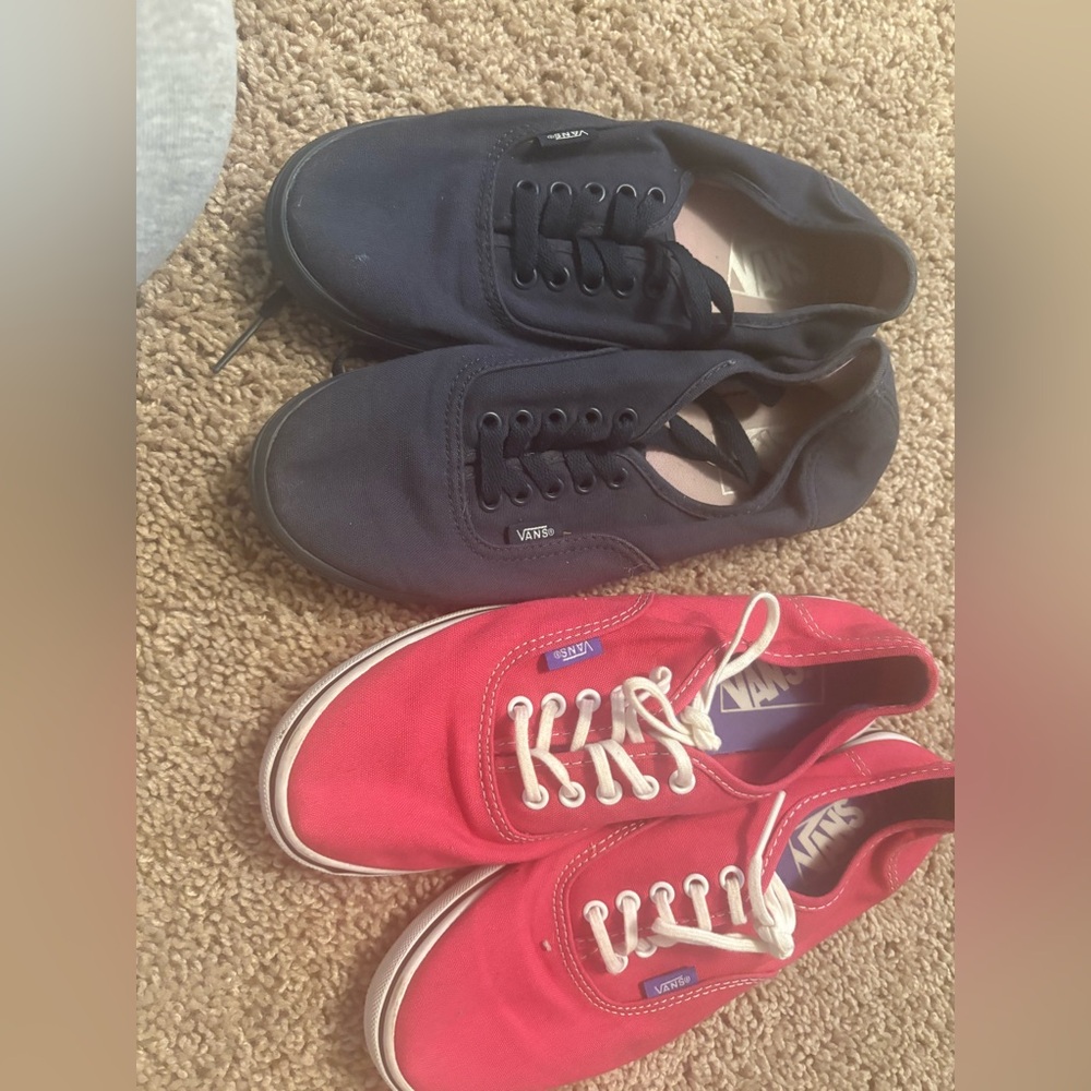 2 pairs of vans size 7 women